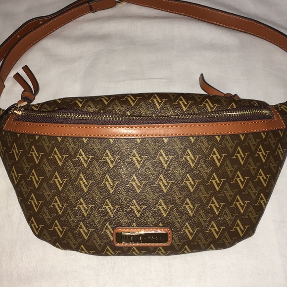 Adrienne Vittadini Handbags - Adrienne Vittadini Fanny Pack